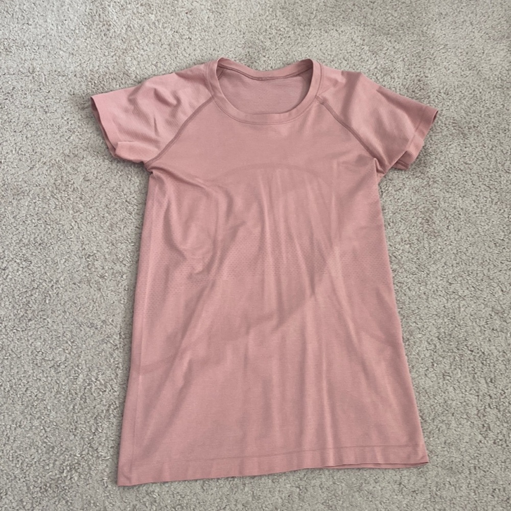Lululemon swiftly tech short sleeve